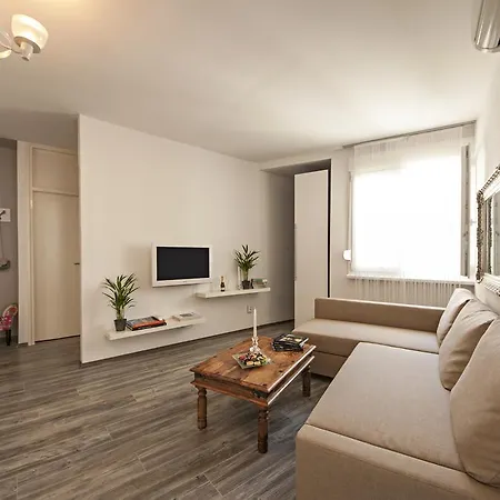 City Smart Apartment Split Room photo