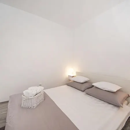City Smart Apartment Split Room photo